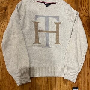 NEW WITH TAGS Tommy Hilfiger Girls Sweater